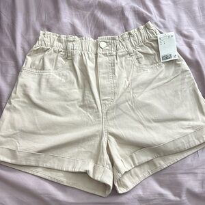Cream High-Waisted Cargo Shorts